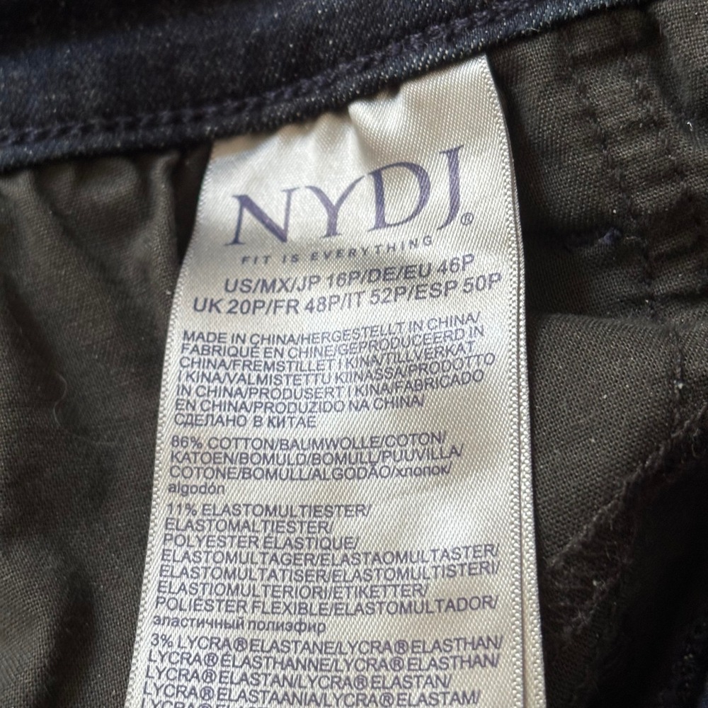 NYDJ Marilyn Straight Jeans 16P Petite Dark Wash Lift Tuck Stretch EUC - Picture 9 of 13
